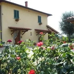 Charmantes Ferienhaus In Piani Della Rugginosa Mit Grossem Garten Reggello